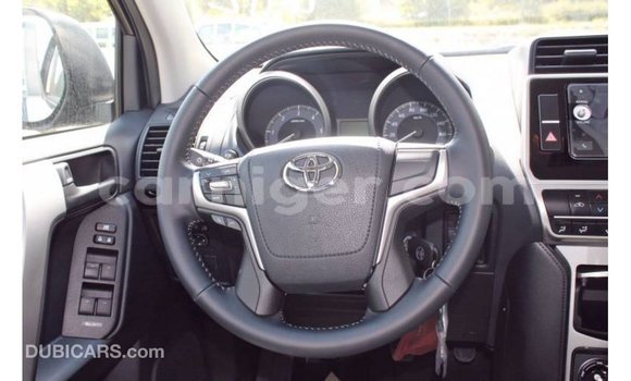 Buy Import Toyota Hilux Black Car in Import - Dubai in Agadez Buy Import Toyota Hilux Black Car in Import - Dubai in Agadez