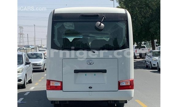 Buy Import Toyota Coaster White Car in Import - Dubai in Agadez Buy Import Toyota Coaster White Car in Import - Dubai in Agadez