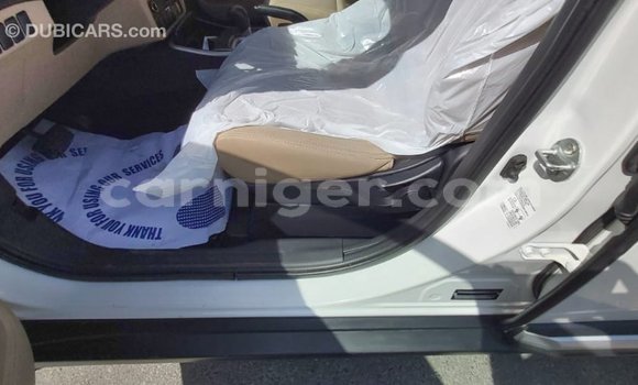 Sayi Imported Mitsubishi Outlander White Mota in Import - Dubai a Agadez Sayi Imported Mitsubishi Outlander White Mota in Import - Dubai a Agadez