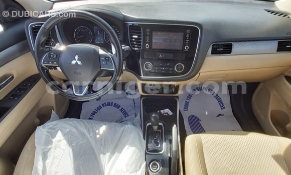 Sayi Imported Mitsubishi Outlander White Mota in Import - Dubai a Agadez Sayi Imported Mitsubishi Outlander White Mota in Import - Dubai a Agadez