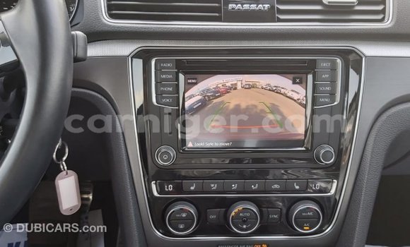 Sayi Imported Volkswagen Passat Red Mota in Import - Dubai a Agadez Sayi Imported Volkswagen Passat Red Mota in Import - Dubai a Agadez