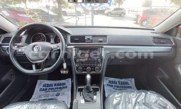 Sayi Imported Volkswagen Passat Red Mota in Import - Dubai a Agadez Sayi Imported Volkswagen Passat Red Mota in Import - Dubai a Agadez