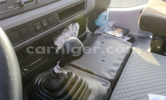 Sayi Imported Toyota Coaster White Mota in Import - Dubai a Agadez Sayi Imported Toyota Coaster White Mota in Import - Dubai a Agadez