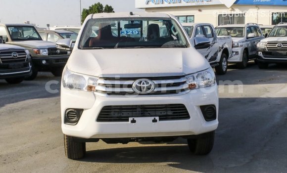 Buy Import Toyota Hilux White Car in Import - Dubai in Agadez Buy Import Toyota Hilux White Car in Import - Dubai in Agadez