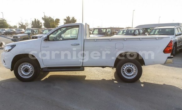 Buy Import Toyota Hilux White Car in Import - Dubai in Agadez Buy Import Toyota Hilux White Car in Import - Dubai in Agadez
