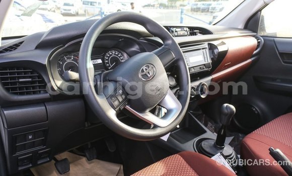 Buy Import Toyota Hilux White Car in Import - Dubai in Agadez Buy Import Toyota Hilux White Car in Import - Dubai in Agadez