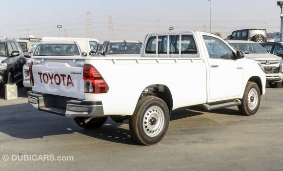 Buy Import Toyota Hilux White Car in Import - Dubai in Agadez Buy Import Toyota Hilux White Car in Import - Dubai in Agadez
