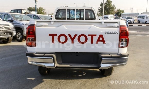 Buy Import Toyota Hilux White Car in Import - Dubai in Agadez Buy Import Toyota Hilux White Car in Import - Dubai in Agadez
