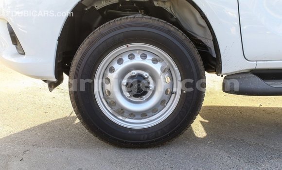 Buy Import Toyota Hilux White Car in Import - Dubai in Agadez Buy Import Toyota Hilux White Car in Import - Dubai in Agadez