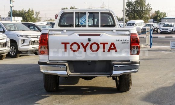 اشتري Imported Toyota Hilux White سيارة في Import - Dubai في أغاديز اشتري Imported Toyota Hilux White سيارة في Import - Dubai في أغاديز