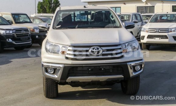 Acheter Import Voiture Toyota Hilux Blanc à Import - Dubai, Agadez Acheter Import Voiture Toyota Hilux Blanc à Import - Dubai, Agadez