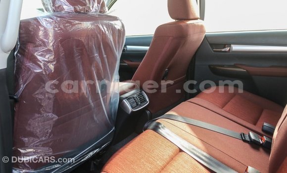 Acheter Import Voiture Toyota Hilux Blanc à Import - Dubai, Agadez Acheter Import Voiture Toyota Hilux Blanc à Import - Dubai, Agadez