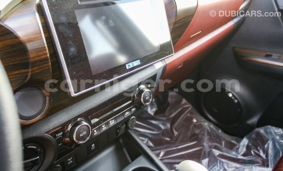 Acheter Import Voiture Toyota Hilux Blanc à Import - Dubai, Agadez Acheter Import Voiture Toyota Hilux Blanc à Import - Dubai, Agadez