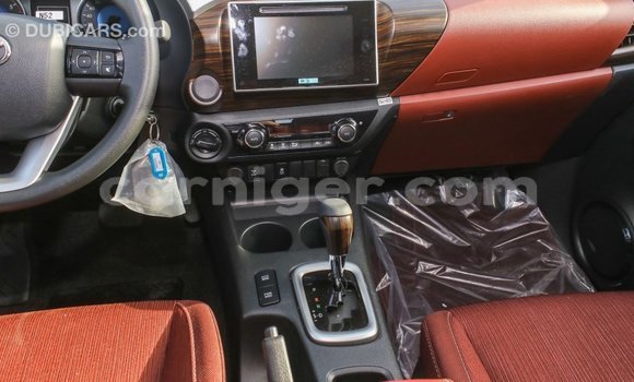 Acheter Import Voiture Toyota Hilux Blanc à Import - Dubai, Agadez Acheter Import Voiture Toyota Hilux Blanc à Import - Dubai, Agadez