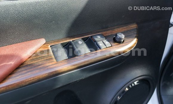 Acheter Import Voiture Toyota Hilux Blanc à Import - Dubai, Agadez Acheter Import Voiture Toyota Hilux Blanc à Import - Dubai, Agadez