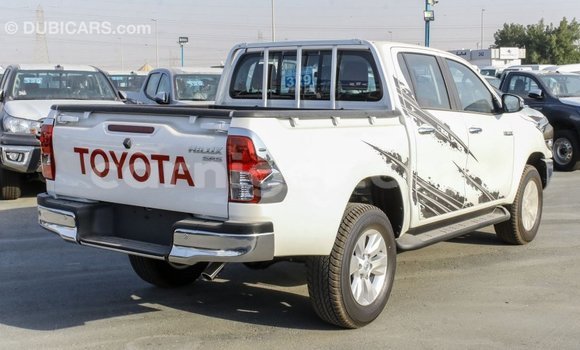 Acheter Import Voiture Toyota Hilux Blanc à Import - Dubai, Agadez Acheter Import Voiture Toyota Hilux Blanc à Import - Dubai, Agadez