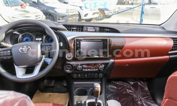 اشتري Imported Toyota Hilux White سيارة في Import - Dubai في أغاديز اشتري Imported Toyota Hilux White سيارة في Import - Dubai في أغاديز