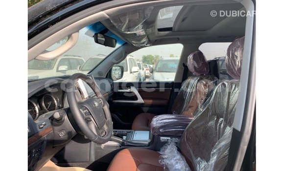 Buy Import Toyota Land Cruiser Black Truck in Import - Dubai in Agadez Buy Import Toyota Land Cruiser Black Truck in Import - Dubai in Agadez