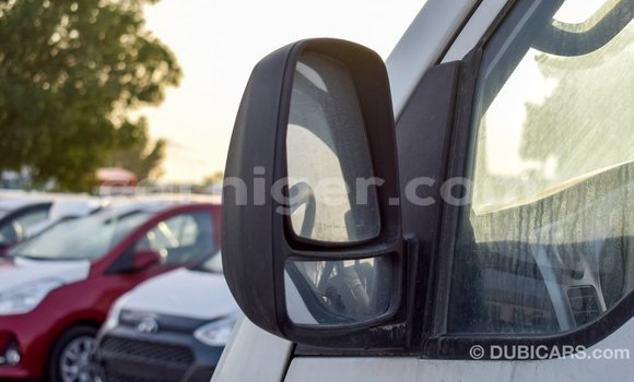 اشتري Imported Kia Carens White سيارة في Import - Dubai في أغاديز اشتري Imported Kia Carens White سيارة في Import - Dubai في أغاديز