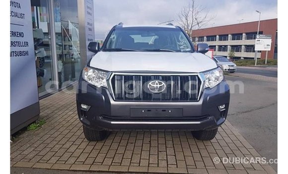 Sayi Imported Toyota Prado Black Mota in Import - Dubai a Agadez Sayi Imported Toyota Prado Black Mota in Import - Dubai a Agadez