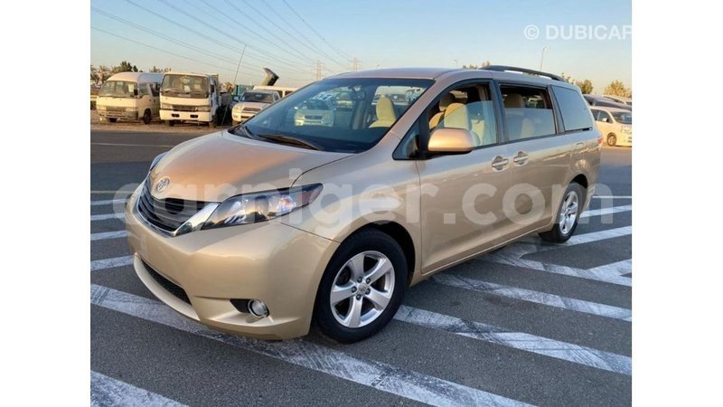 Big with watermark toyota sienna agadez import dubai 6496