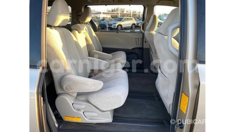 Big with watermark toyota sienna agadez import dubai 6496