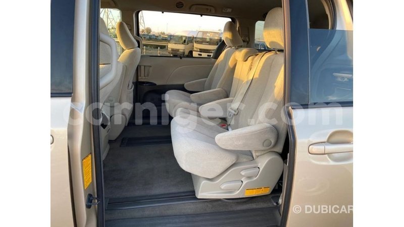 Big with watermark toyota sienna agadez import dubai 6496