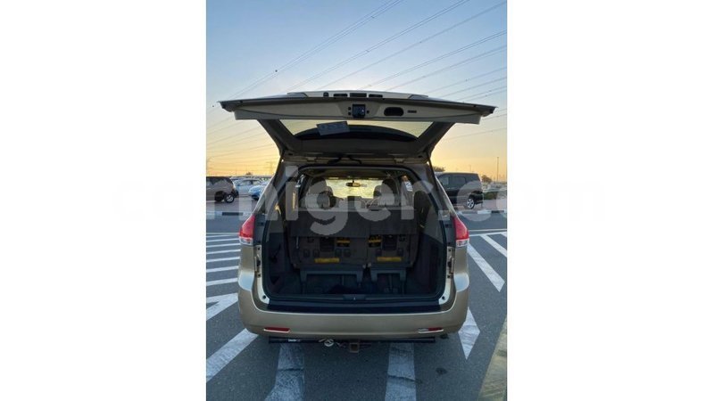 Big with watermark toyota sienna agadez import dubai 6496