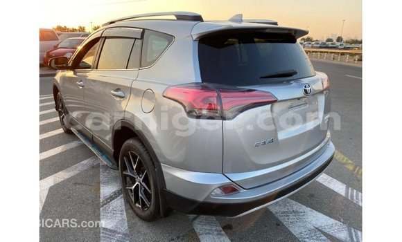 Acheter Import Utilitaire Toyota Ade Autre à Import - Dubai, Agadez Acheter Import Utilitaire Toyota Ade Autre à Import - Dubai, Agadez