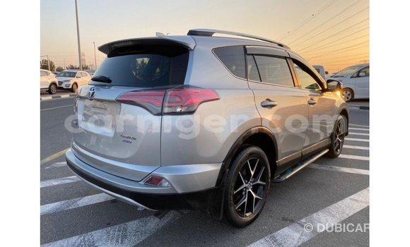 Acheter Import Utilitaire Toyota Ade Autre à Import - Dubai, Agadez Acheter Import Utilitaire Toyota Ade Autre à Import - Dubai, Agadez