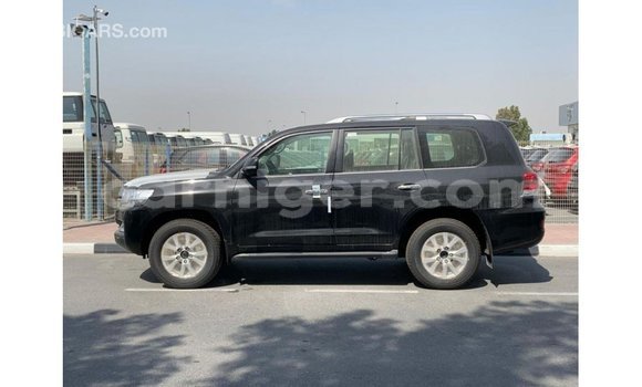 Buy Import Toyota Land Cruiser Black Truck in Import - Dubai in Agadez Buy Import Toyota Land Cruiser Black Truck in Import - Dubai in Agadez