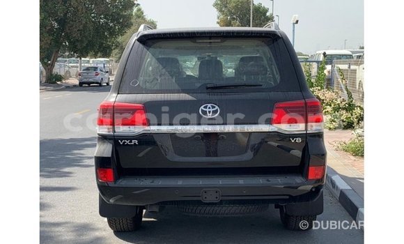 Buy Import Toyota Land Cruiser Black Truck in Import - Dubai in Agadez Buy Import Toyota Land Cruiser Black Truck in Import - Dubai in Agadez