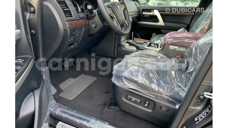 Big with watermark toyota land cruiser agadez import dubai 6509