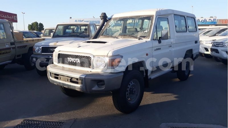 Big with watermark toyota land cruiser agadez import dubai 6521