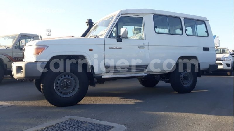 Big with watermark toyota land cruiser agadez import dubai 6521