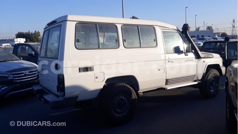 Big with watermark toyota land cruiser agadez import dubai 6521