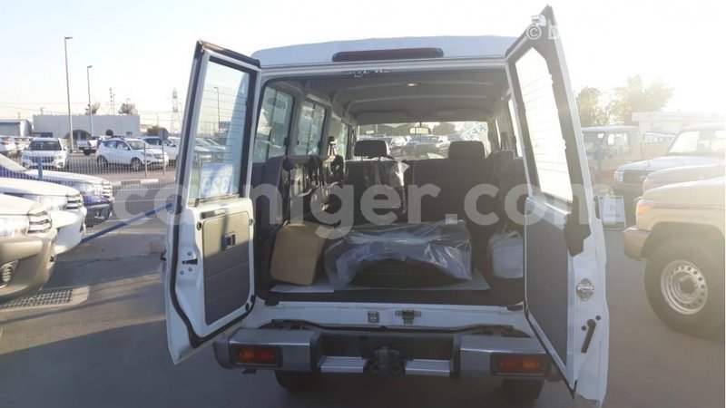 Big with watermark toyota land cruiser agadez import dubai 6521