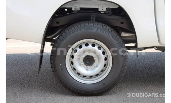 Buy Import Toyota Hilux White Car in Import - Dubai in Agadez Buy Import Toyota Hilux White Car in Import - Dubai in Agadez
