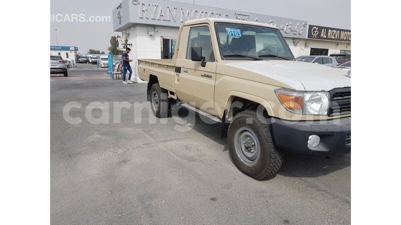 Big with watermark toyota land cruiser agadez import dubai 6528