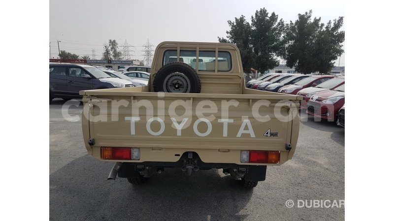 Big with watermark toyota land cruiser agadez import dubai 6528