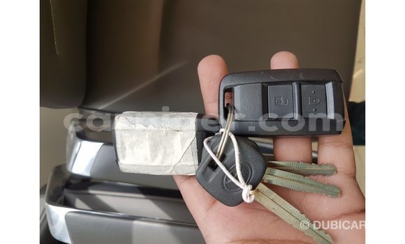 Acheter Import Utilitaire Toyota Land Cruiser Beige à Import - Dubai, Agadez Acheter Import Utilitaire Toyota Land Cruiser Beige à Import - Dubai, Agadez