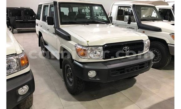 Buy Import Toyota Land Cruiser White Truck in Import - Dubai in Agadez Buy Import Toyota Land Cruiser White Truck in Import - Dubai in Agadez