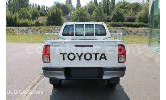 Buy Import Toyota Hilux White Car in Import - Dubai in Agadez Buy Import Toyota Hilux White Car in Import - Dubai in Agadez