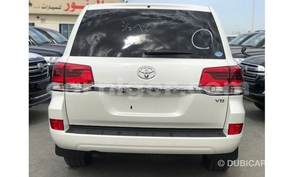 اشتري Imported Toyota Land Cruiser White شاحنة في Import - Dubai في أغاديز اشتري Imported Toyota Land Cruiser White شاحنة في Import - Dubai في أغاديز