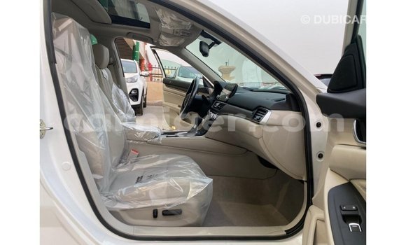 Sayi Imported Honda T White Motsi in Import - Dubai a Agadez Sayi Imported Honda T White Motsi in Import - Dubai a Agadez