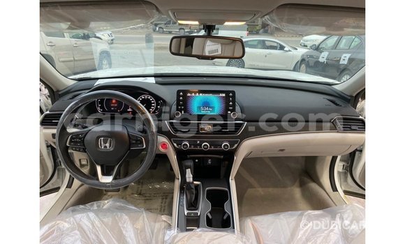 Sayi Imported Honda T White Motsi in Import - Dubai a Agadez Sayi Imported Honda T White Motsi in Import - Dubai a Agadez