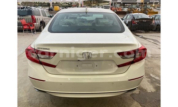 Sayi Imported Honda T White Motsi in Import - Dubai a Agadez Sayi Imported Honda T White Motsi in Import - Dubai a Agadez