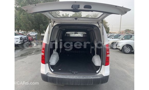 Buy Import Hyundai Cargo White Car in Import - Dubai in Agadez Buy Import Hyundai Cargo White Car in Import - Dubai in Agadez
