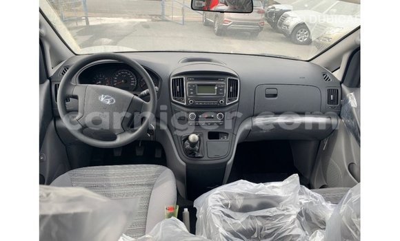 Buy Import Hyundai Cargo White Car in Import - Dubai in Agadez Buy Import Hyundai Cargo White Car in Import - Dubai in Agadez