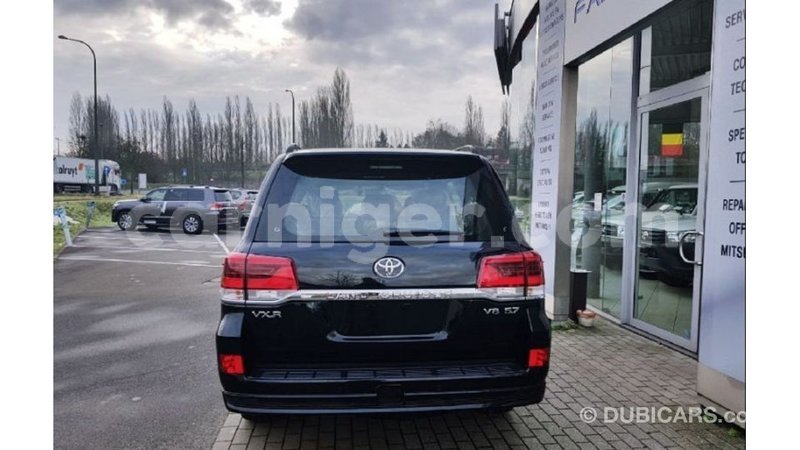 Big with watermark toyota land cruiser agadez import dubai 6553